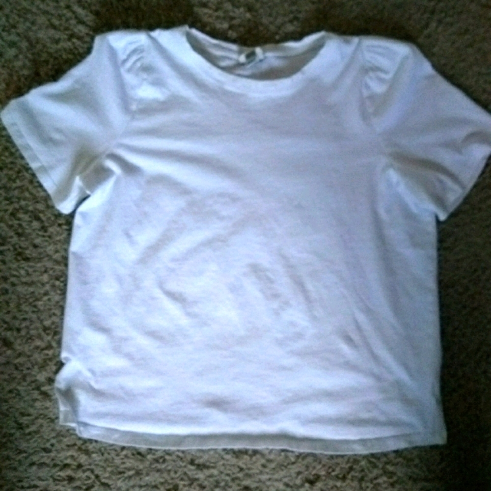 White puff sleeve tshirt